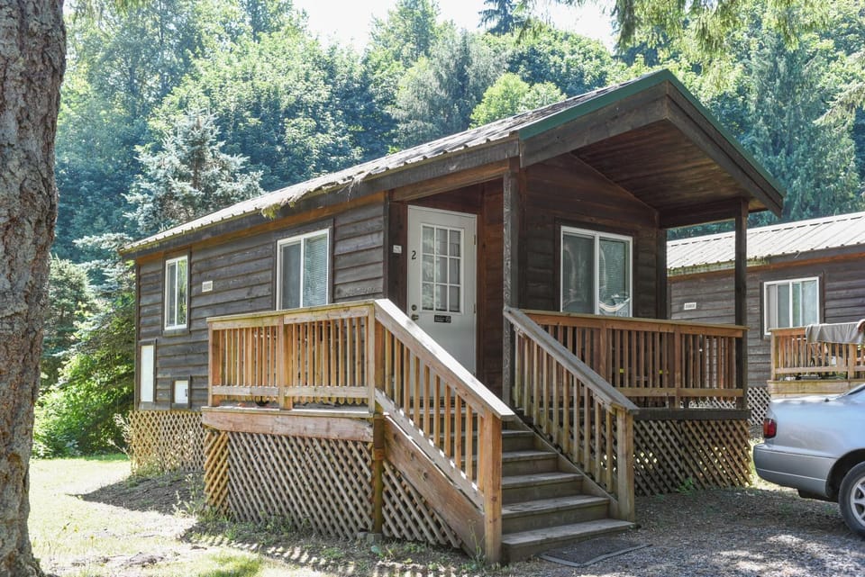 Thunderbird Studio Cabin 4 Cabin in Washington