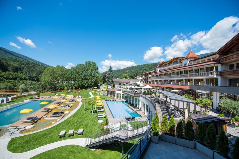 Day, Summer, Garden, Diving, Garden view, Mountain view, Swimming pool, sunbed