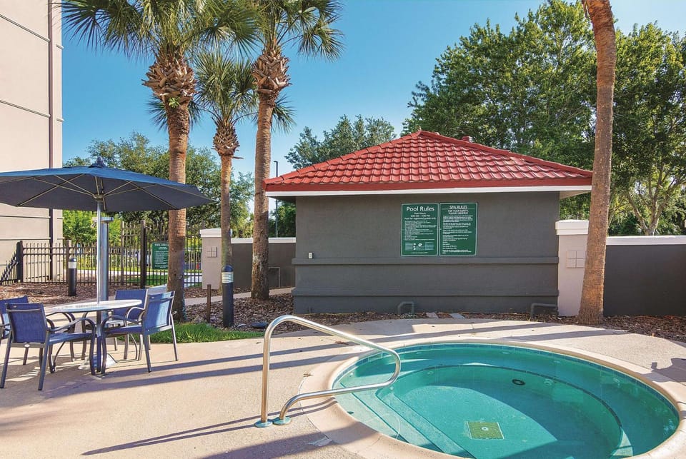 On site, Pool view, Swimming pool, Swimming pool