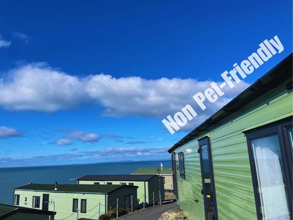 Hendre Coed Isaf Caravan Park Campground/ 
RV Resort in Barmouth