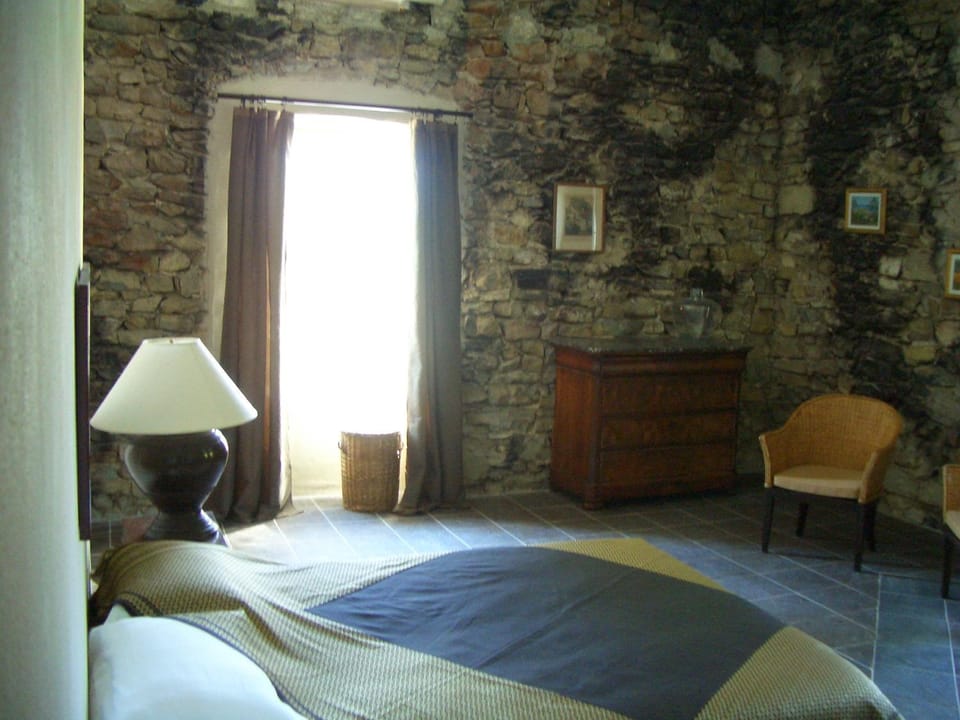 Day, Photo of the whole room