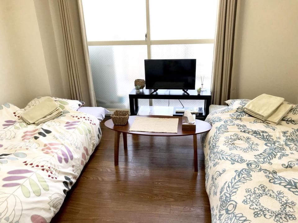 Bed, TV and multimedia, Photo of the whole room
