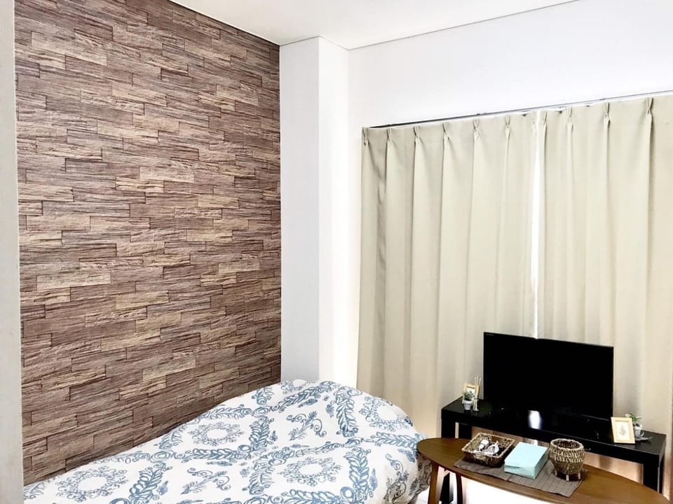 Bed, TV and multimedia, Photo of the whole room
