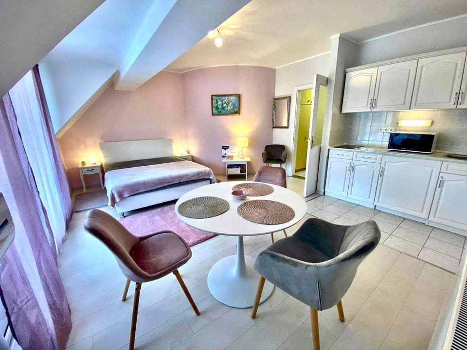 Roselio City Home Apartment in Hévíz