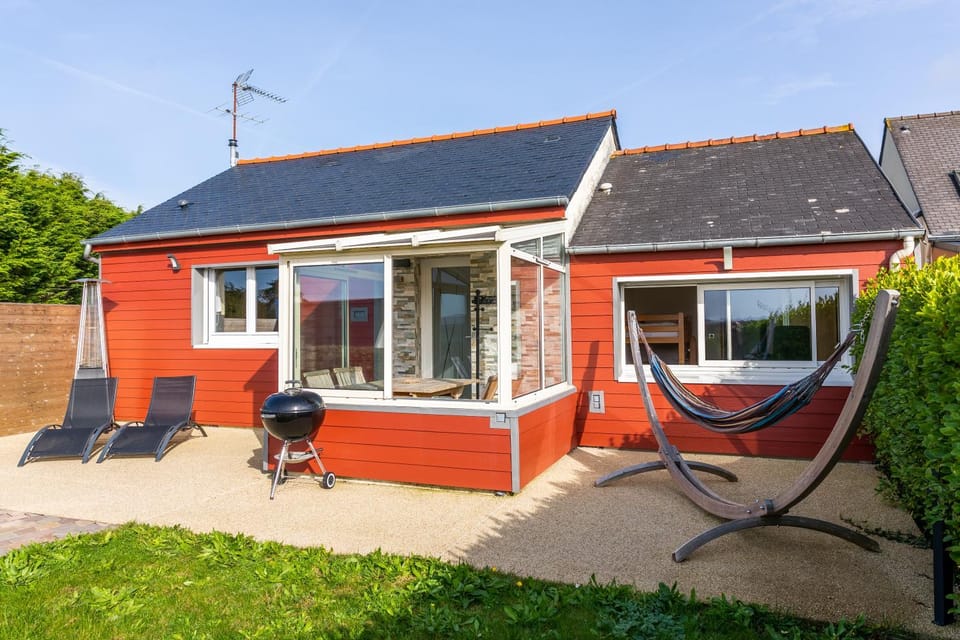 Property building, Patio, Garden