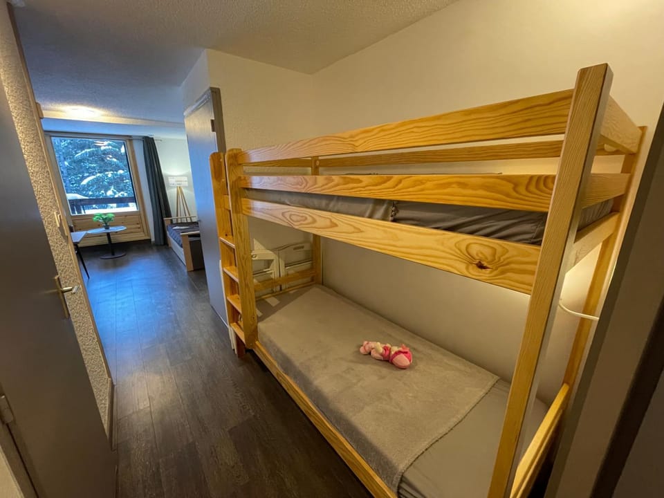 bunk bed