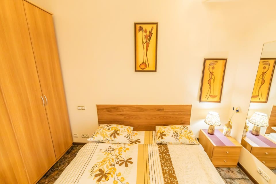 Двухкомнатные апартаменты на Льва Толстого Apartment in Kiev City - Kyiv