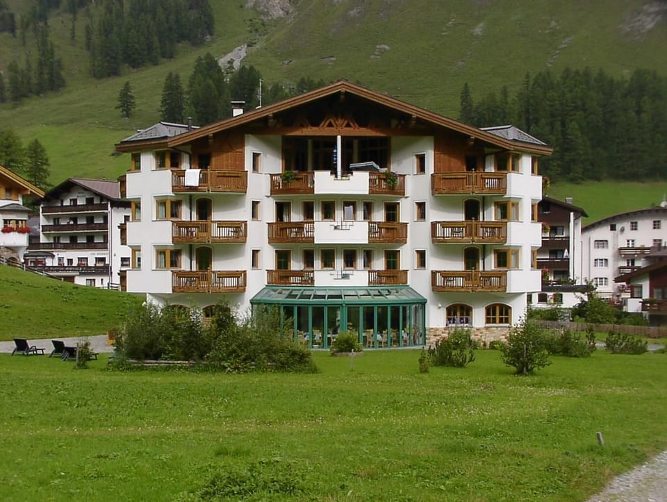 Property building, Autumn
