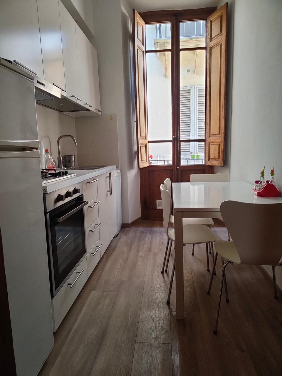 Dining area, Communal kitchen