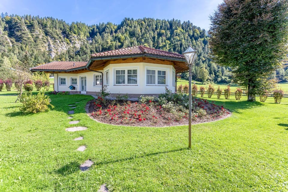 Property building, Spring, Mountain view
