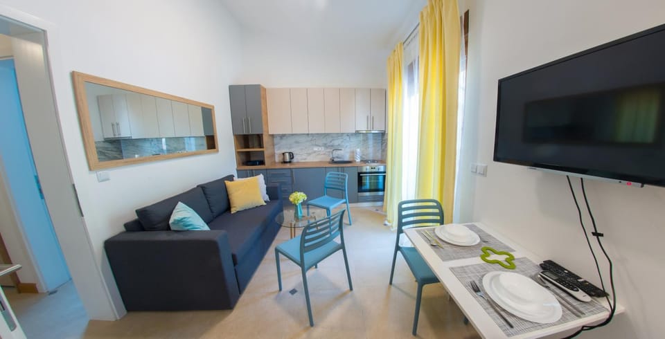 TV and multimedia, Living room, Dining area