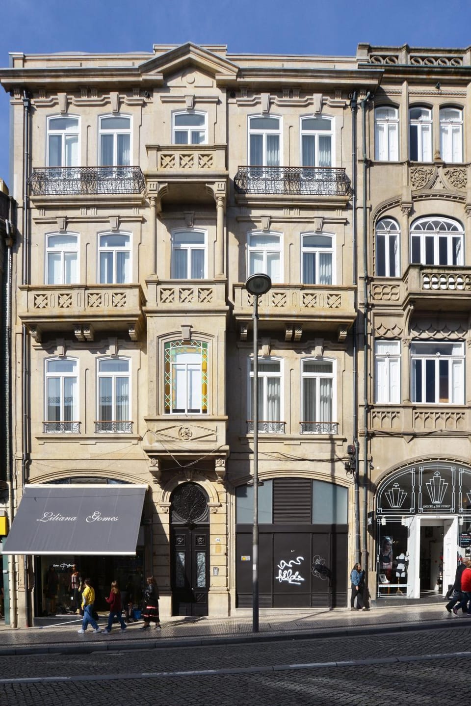 Property building, Day, Neighbourhood