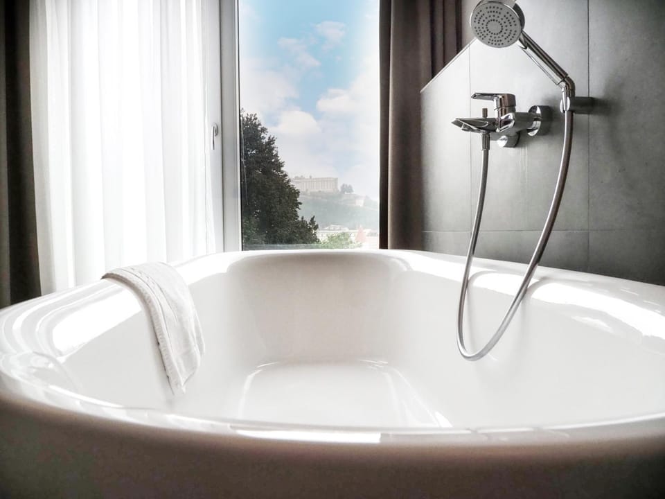 Bathroom, Bath