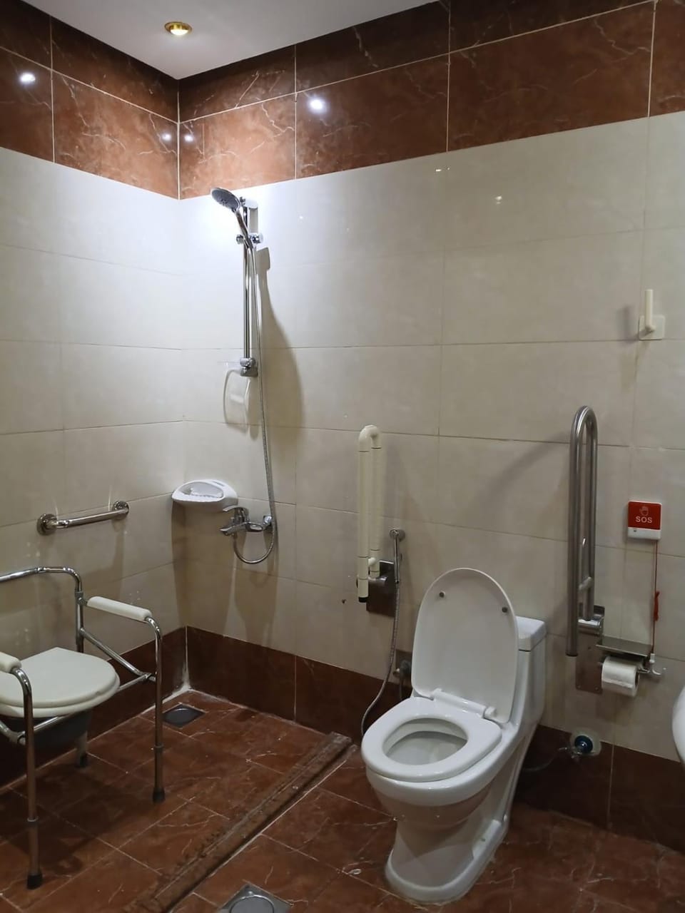 Shower, Toilet, Bathroom, bidet, towels