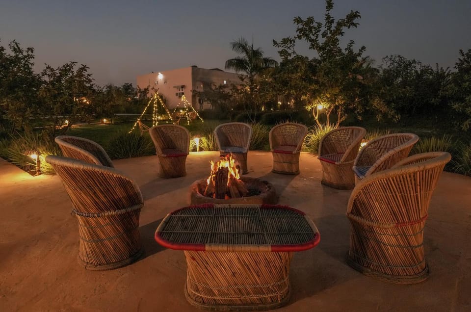 Night, Seating area