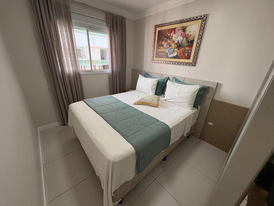 Bed, Photo of the whole room, Bedroom, heating, wardrobe, air conditioner