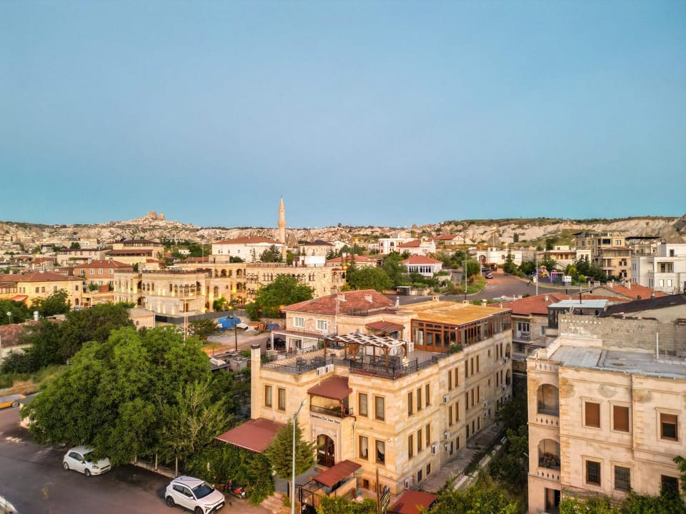 Property building, Natural landscape, Bird's eye view, City view, Location