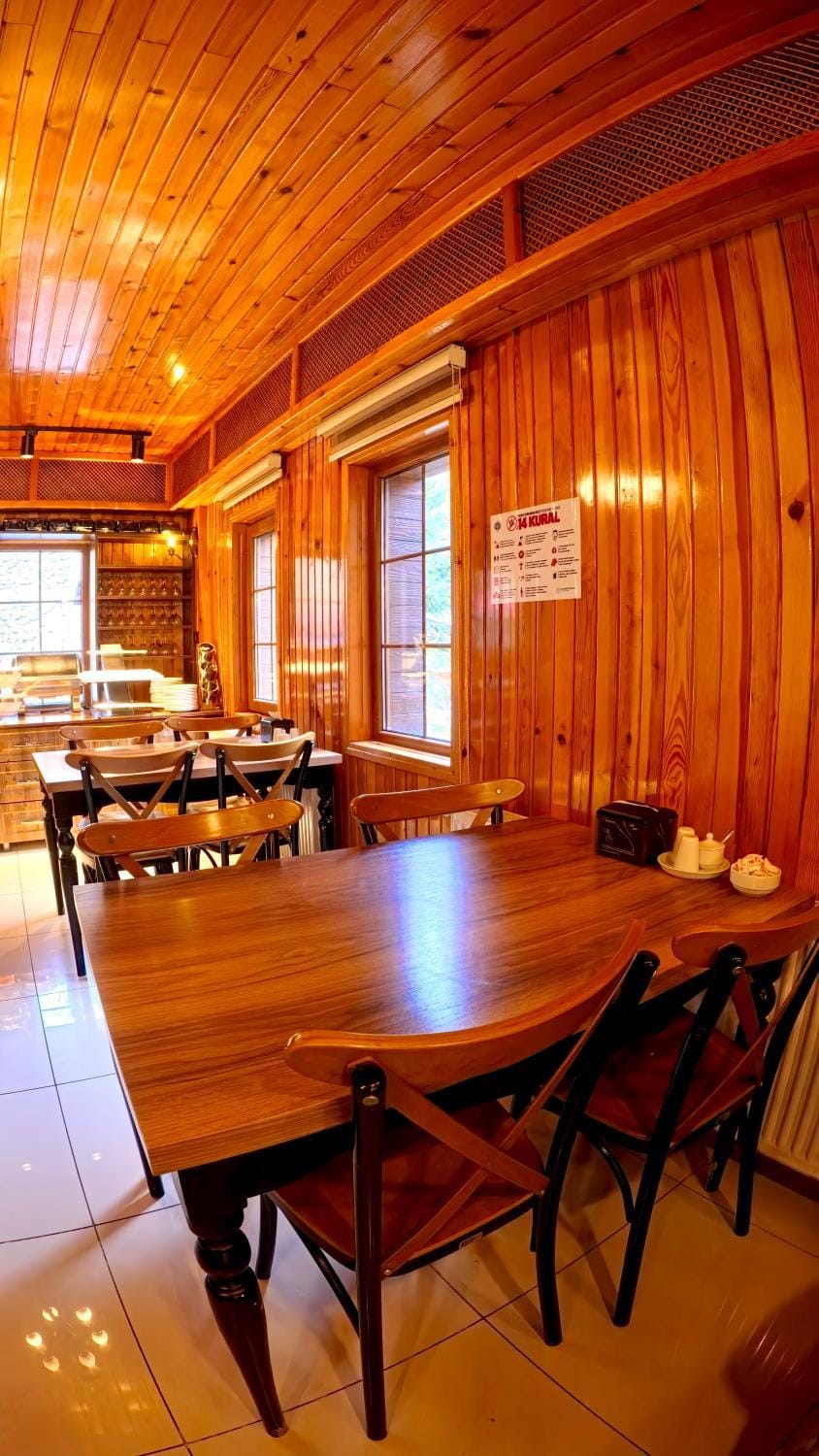 Property building, Restaurant/places to eat, Breakfast