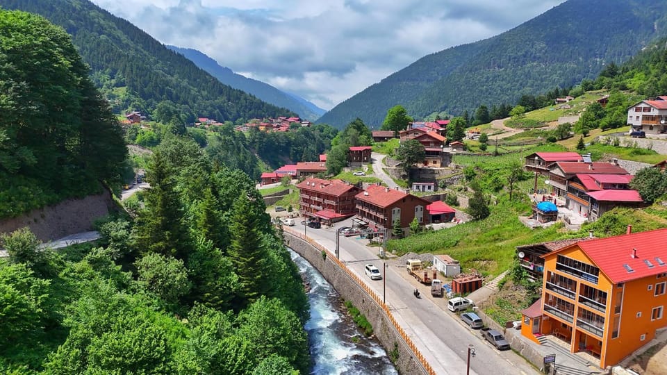 Property building, Nearby landmark, Spring, Day, Natural landscape, Bird's eye view, City view, Mountain view, River view