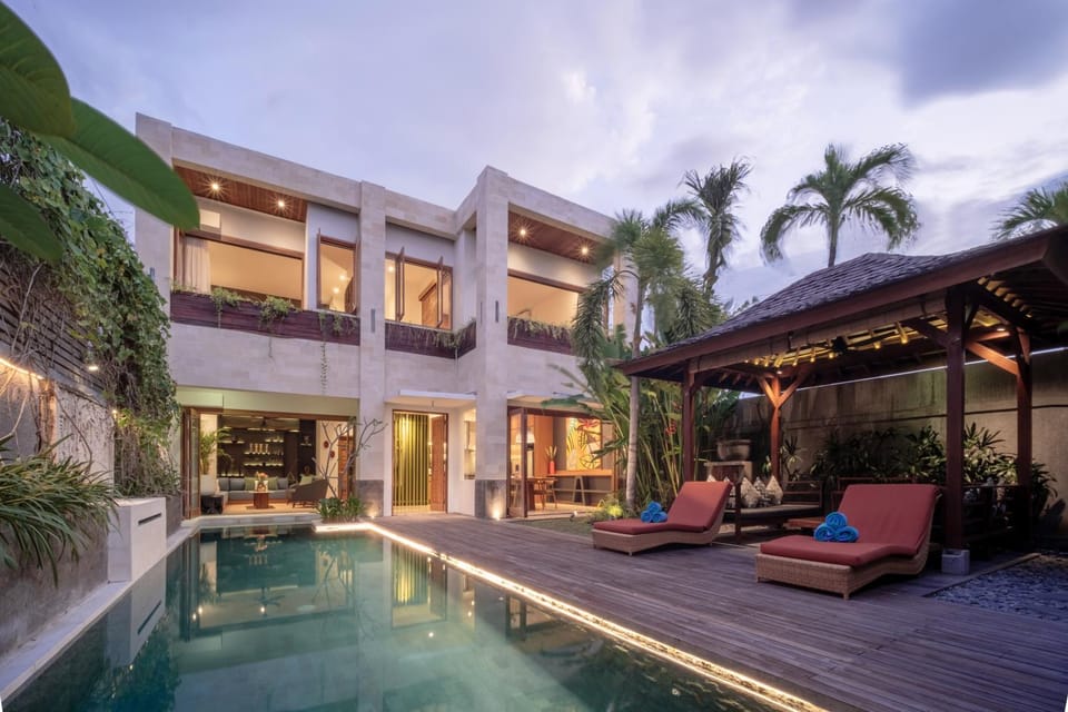 Property building, Patio, Garden, Pool view, sunbed