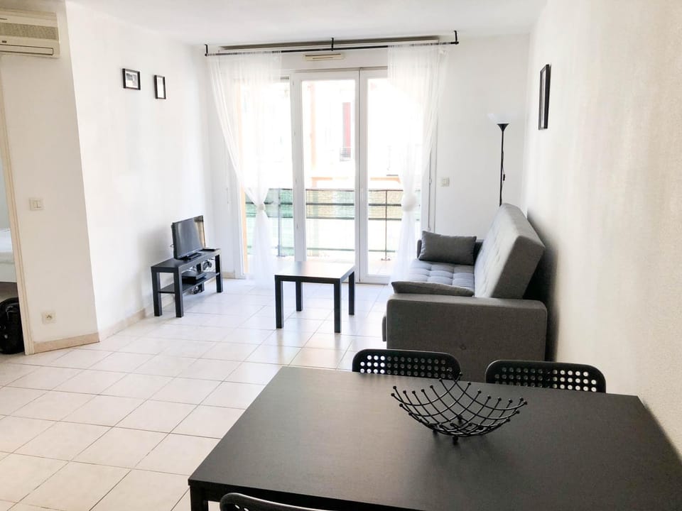 Living room, City view