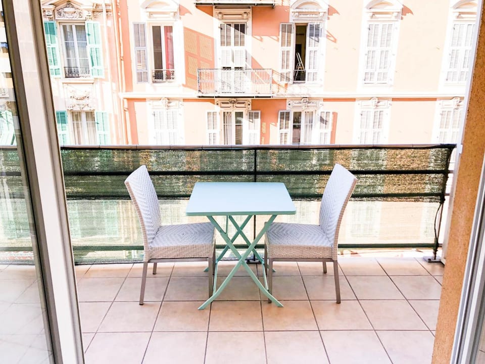Property building, Balcony/Terrace