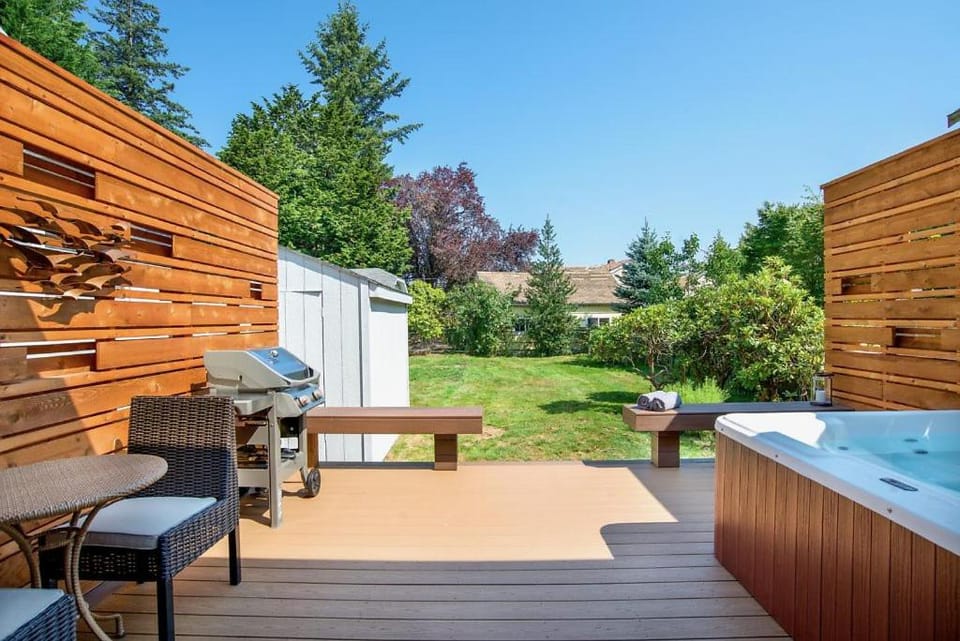 Patio, BBQ facilities, Garden, Hot Tub