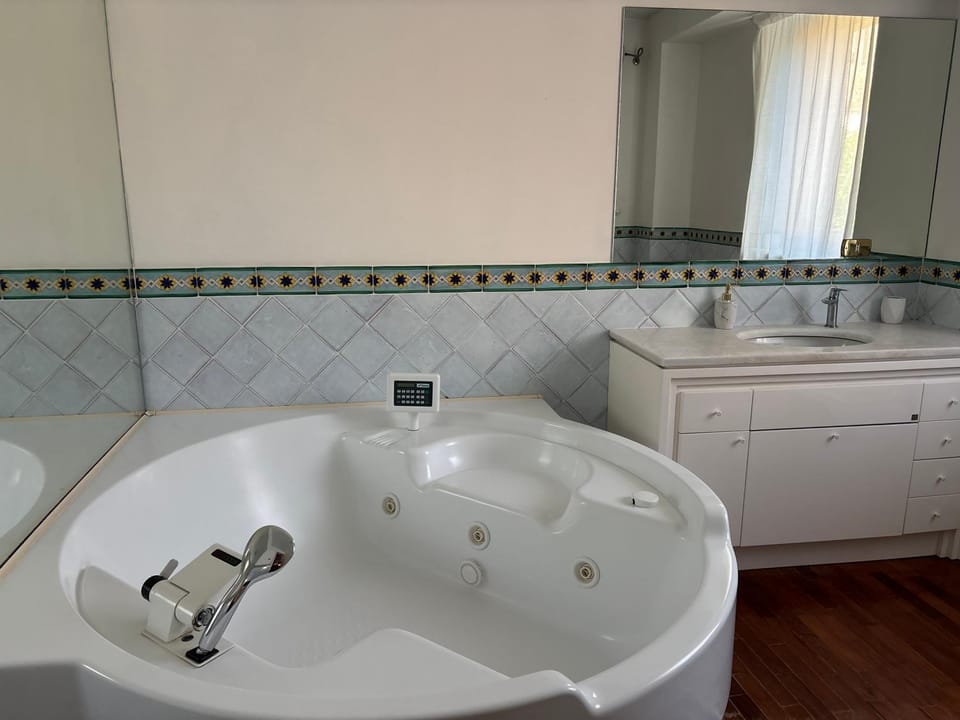 Bathroom, Bath