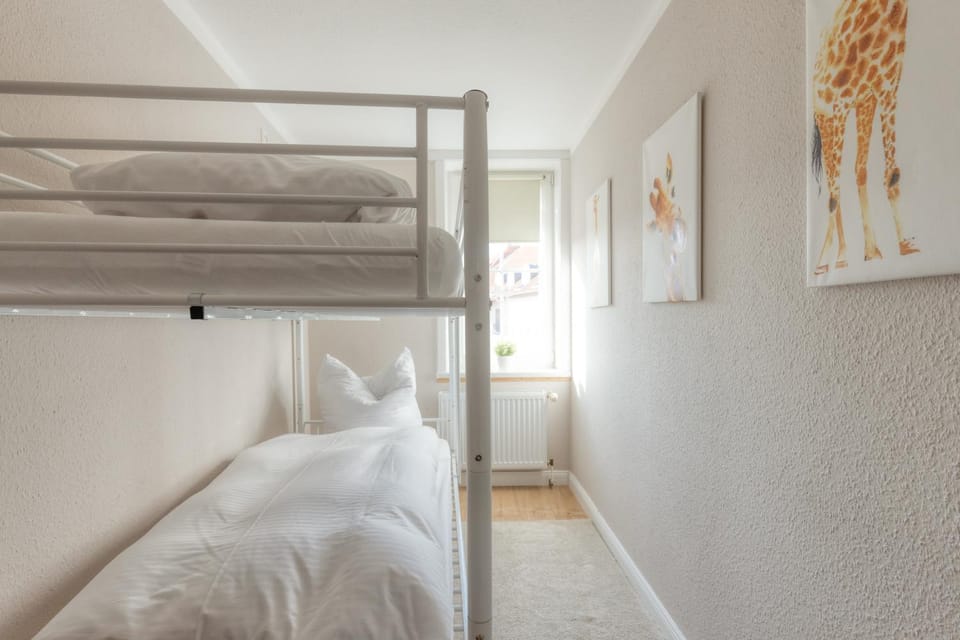 children, bunk bed