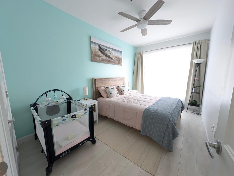 Bed, Photo of the whole room, Bedroom, children, young children, cot, Family