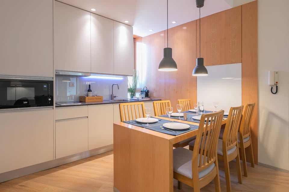 Kitchen or kitchenette, Seating area