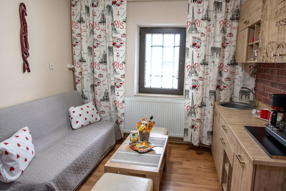 Apartament Cristina cu doua dormitoare & balcon & parcare Apartment in Moldova