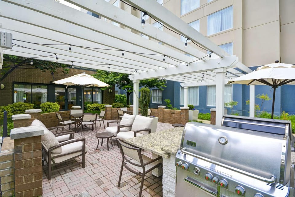 Patio, Day, Balcony/Terrace, Seating area