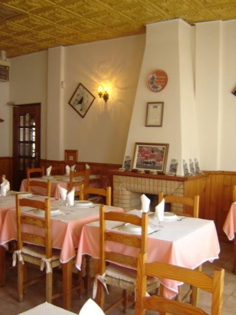 Restaurant/places to eat, Food and drinks