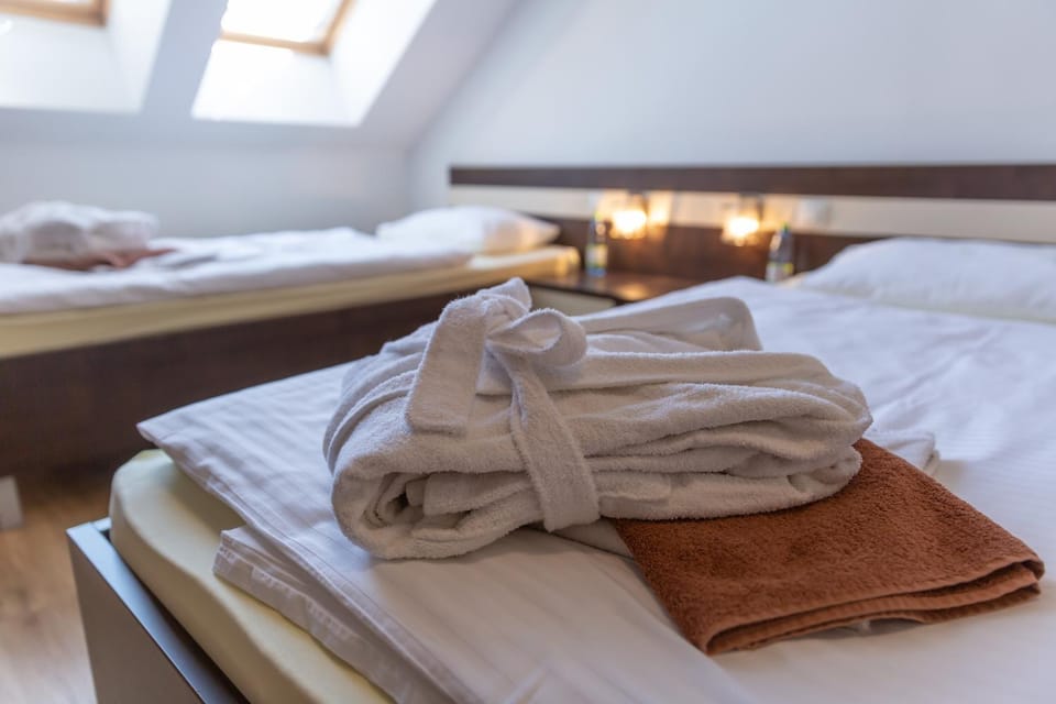 Bed, Photo of the whole room, Bedroom, towels
