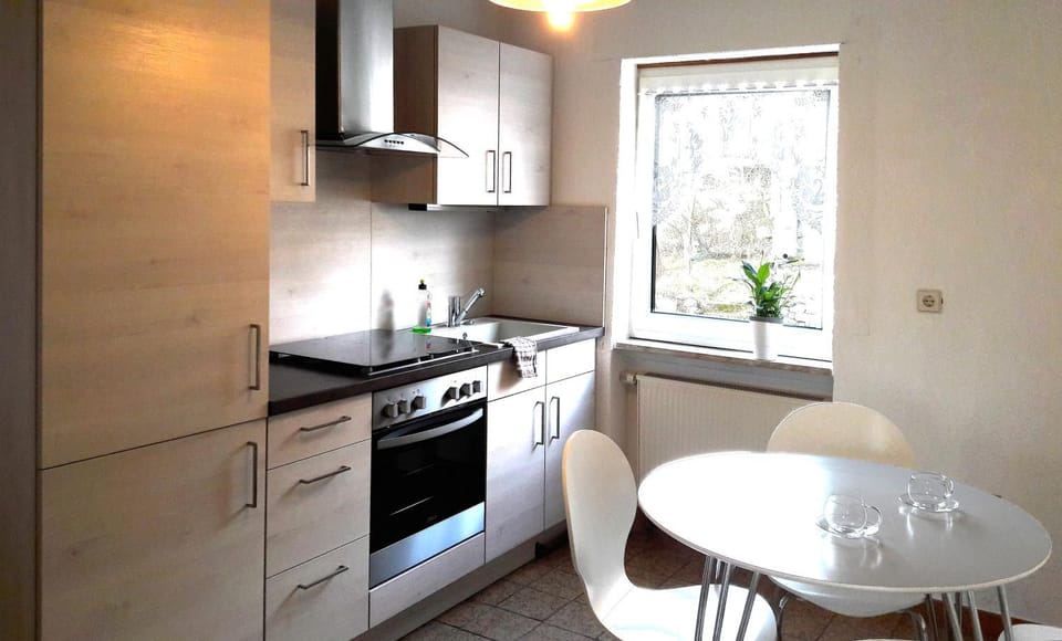 Kitchen or kitchenette, Dining area, pet friendly
