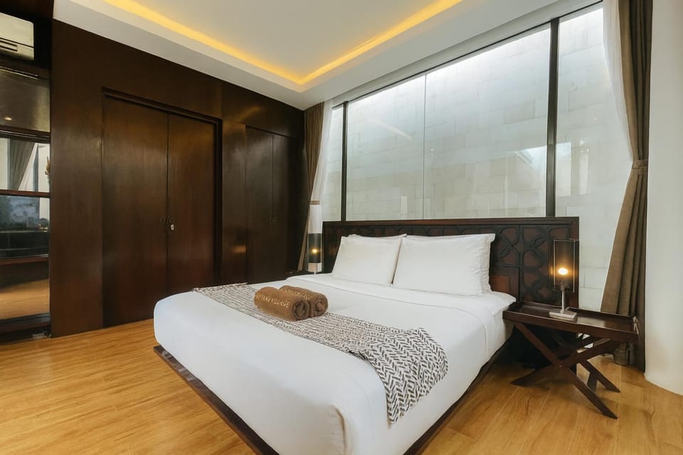 Bed, TV and multimedia, Photo of the whole room, Bedroom, towels, wardrobe, air conditioner