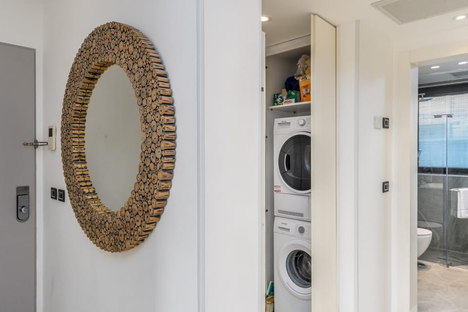 Luxury 2bdrm balcony & parking close to the Beach Apartment in Tel Aviv-Yafo