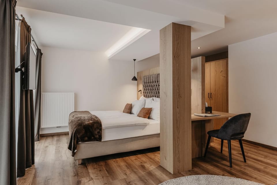 Bed, Photo of the whole room