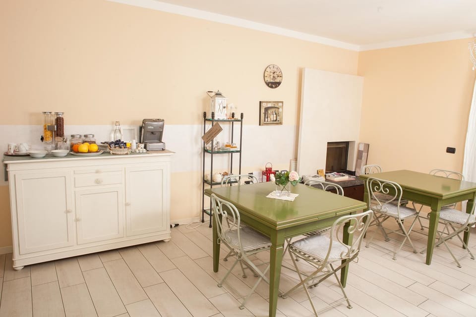 Lounge or bar, Communal kitchen