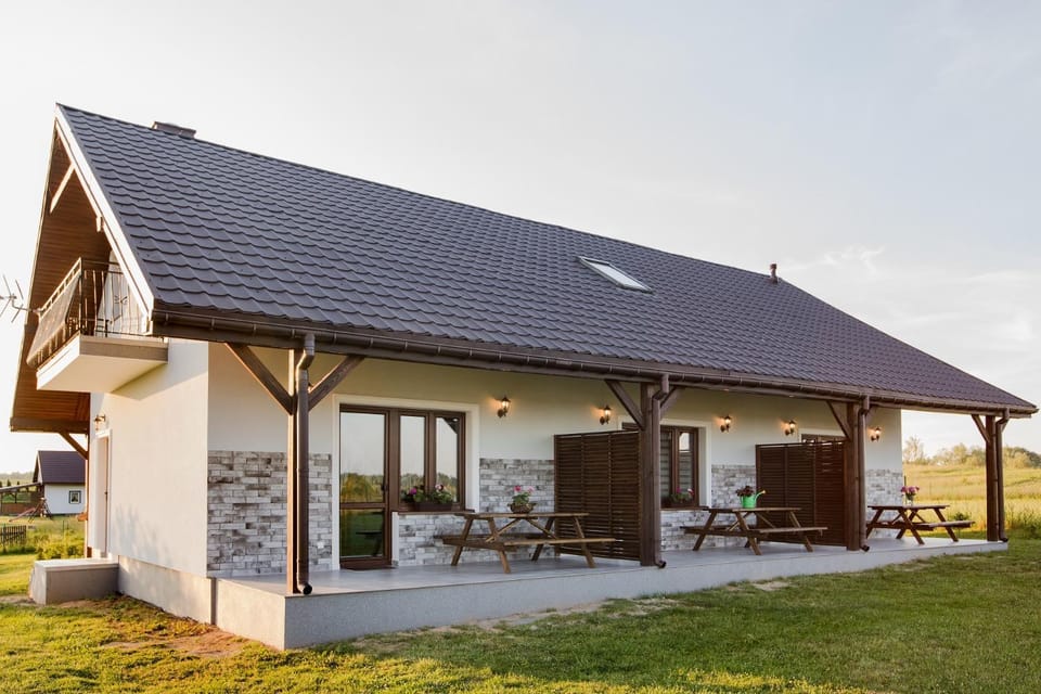 Property building, Spring, Day, Natural landscape, Garden, Balcony/Terrace, Balcony/Terrace, Dining area, Garden view