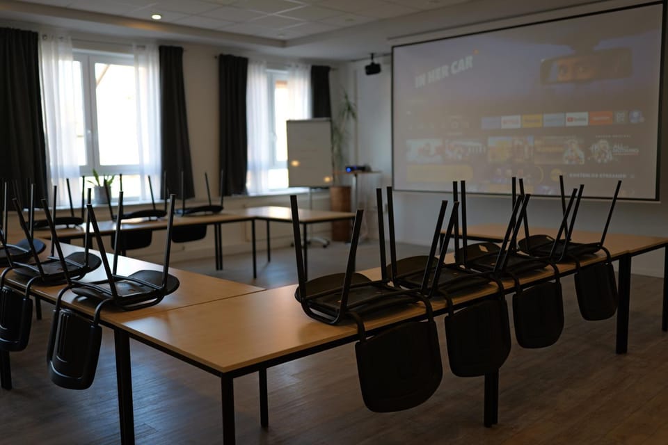 Meeting/conference room