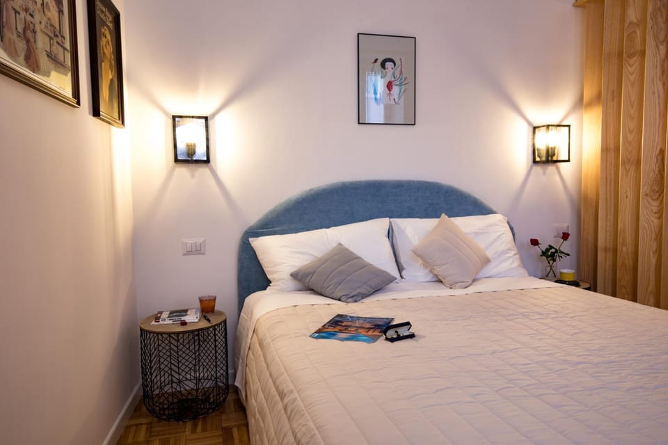 Amazing Trevi Fountain Apartment in Rome