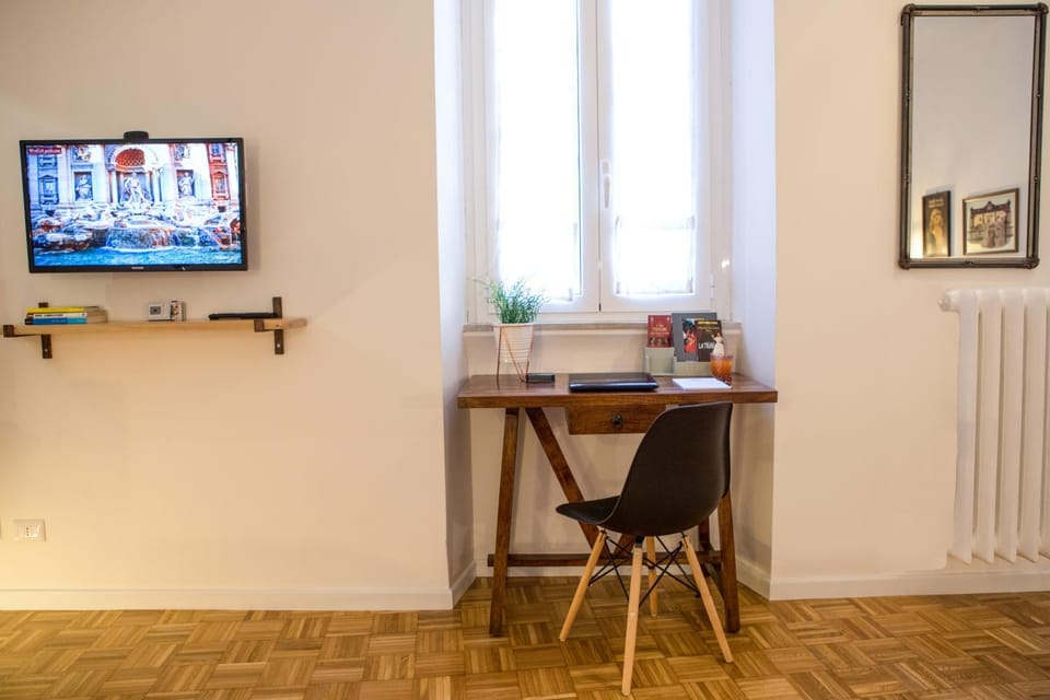 Amazing Trevi Fountain Apartment in Rome