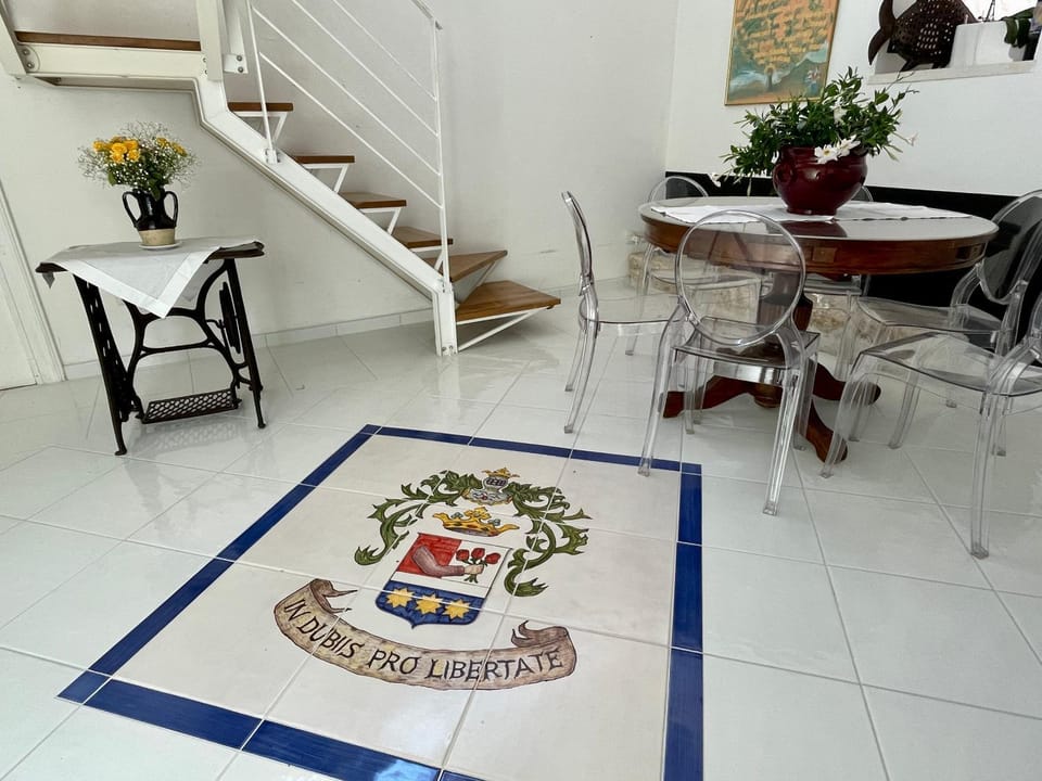 Lobby or reception, Seating area, Dining area