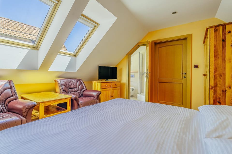 Bathroom, Bedroom