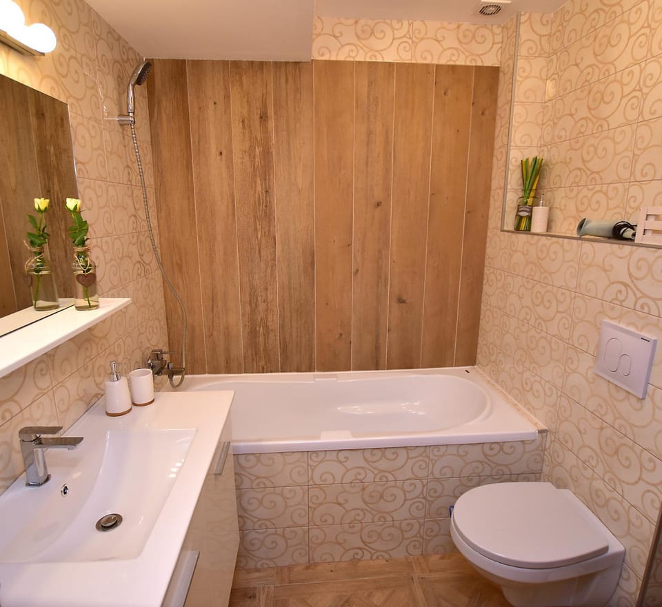 Shower, Toilet, Bathroom, Bath