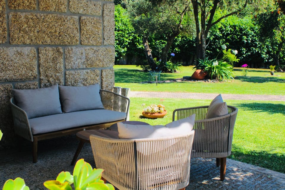 The Oak´S Wolf-Country House Bed and Breakfast in Porto District