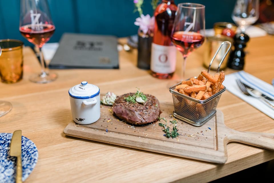 Restaurant/places to eat, Food close-up, Drinks, Alcoholic drinks, Non alcoholic drinks