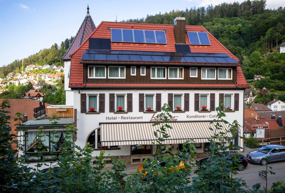 Property building, Restaurant/places to eat